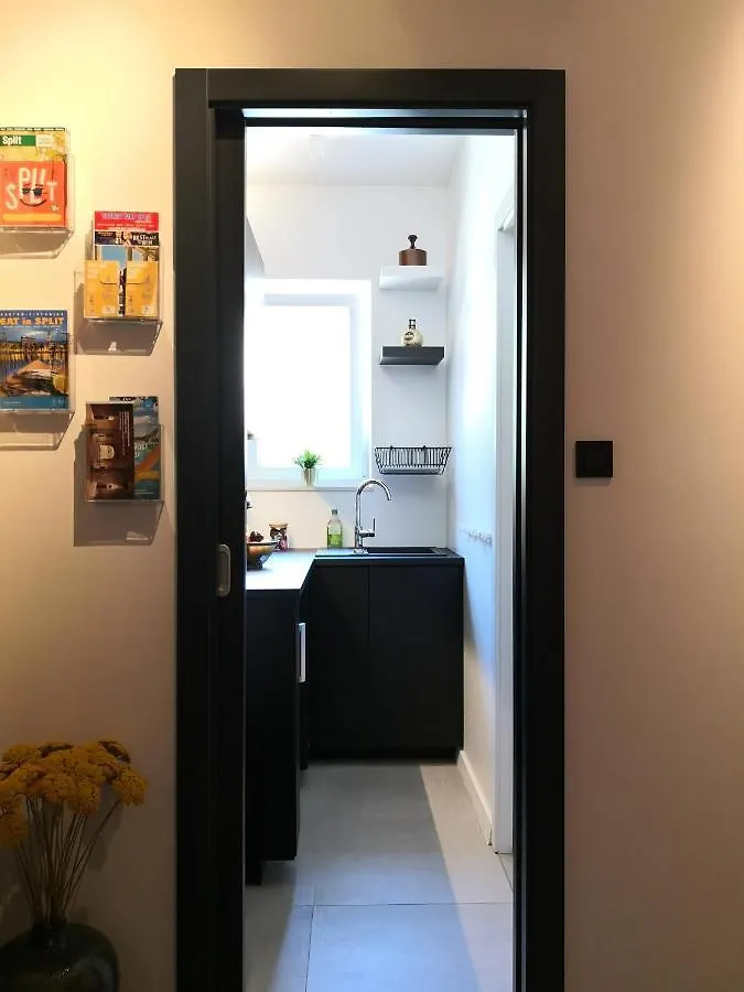 Alojamento de Acomodação e Pequeno-almoço Scuderia Split Rooms